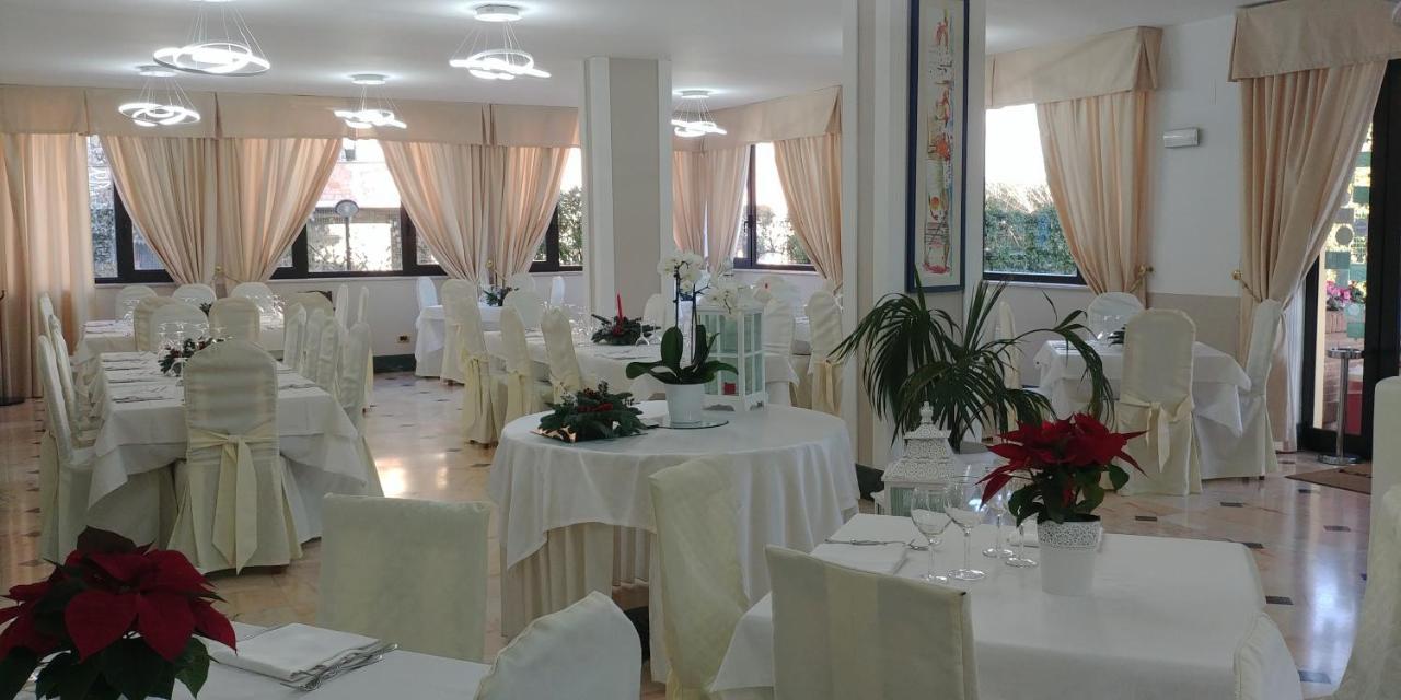 Hotel Caserta Antica Buitenkant foto